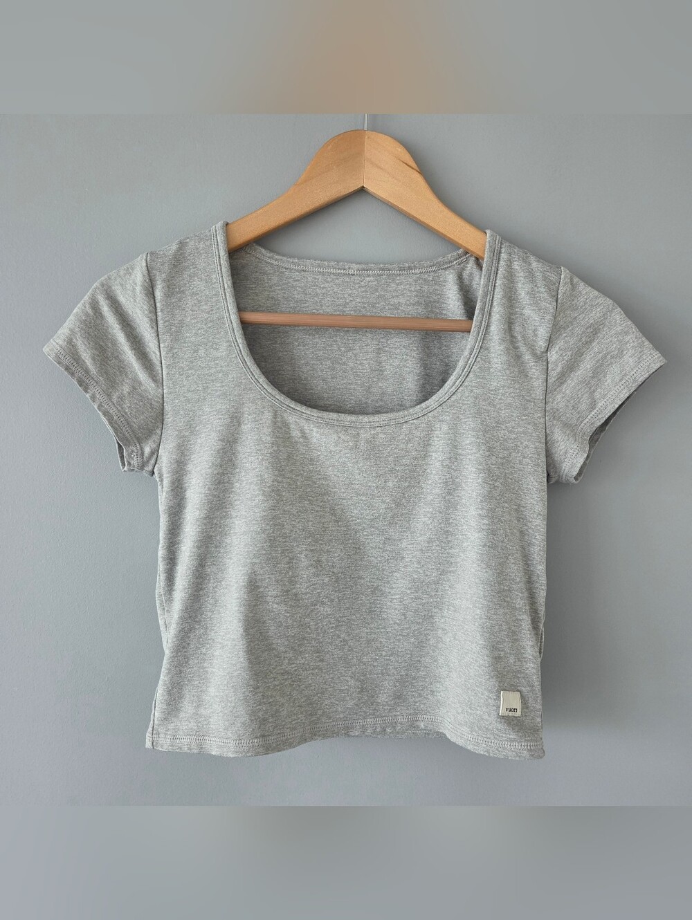 Vuori Women's Short Sleeve Halo Crop Top - Medium - Grey Heather - VW1062